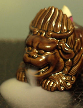 собака лев спутник  Будды приносит в дом удачу