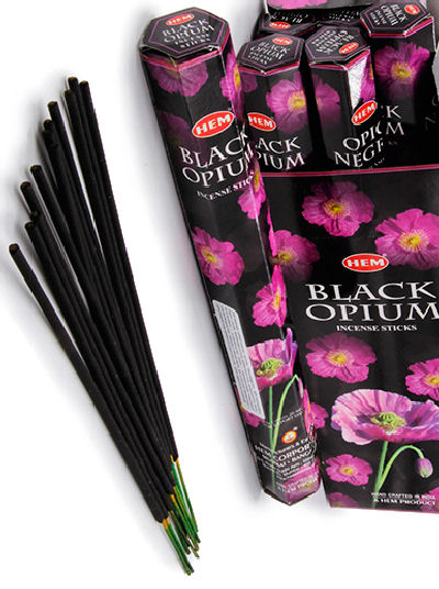 Black Opium заворожит и погрузит в атмосферу восточной мистики, роскоши дворцов